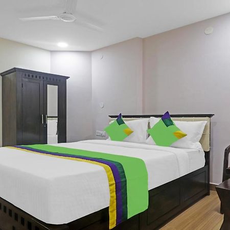 Treebo Purple Square Hotel Hyderabad Exterior foto