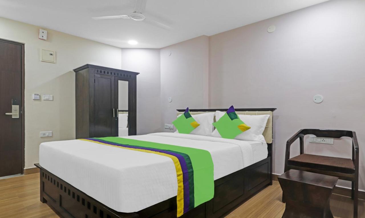Treebo Purple Square Hotel Hyderabad Exterior foto