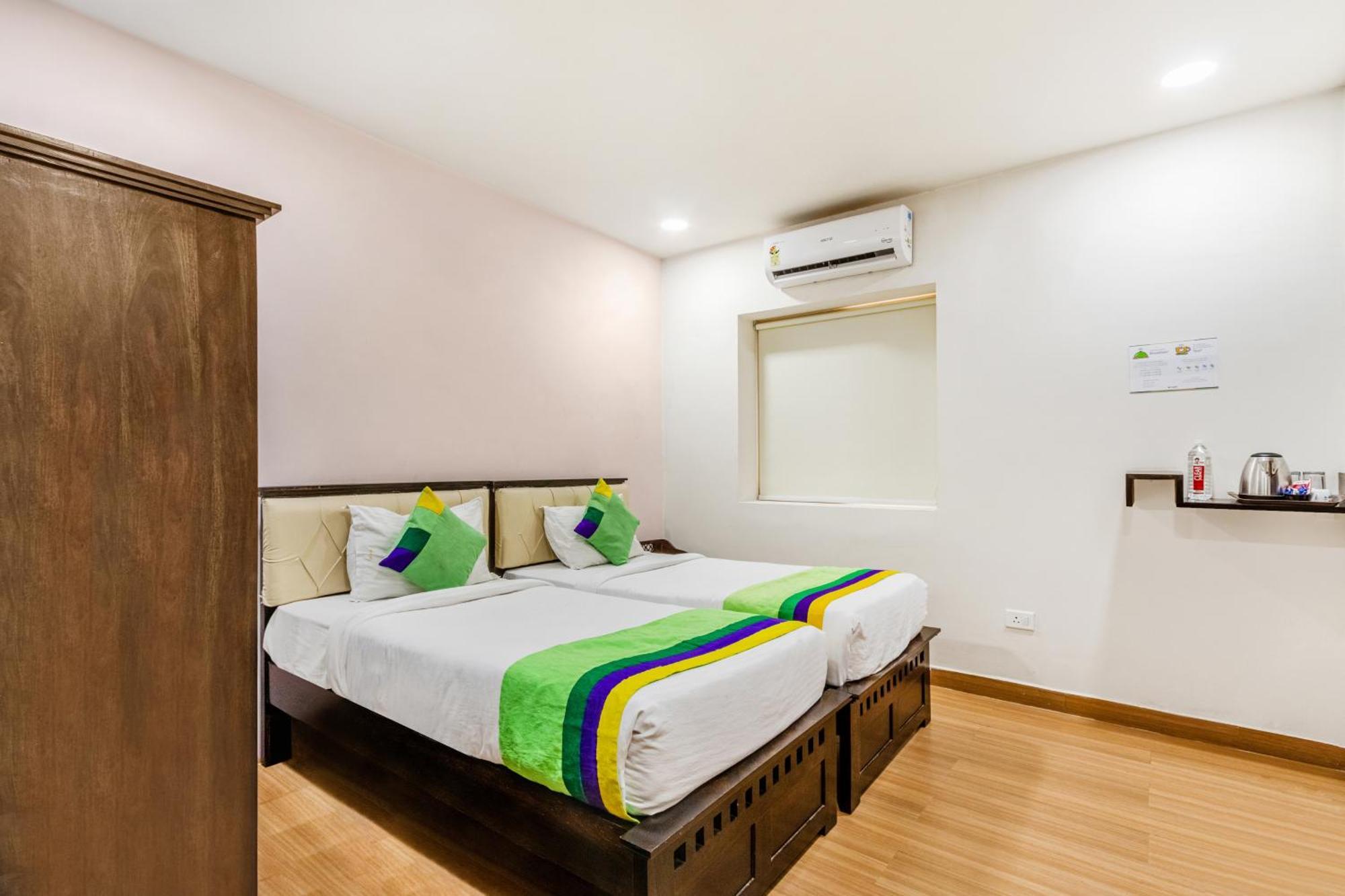 Treebo Purple Square Hotel Hyderabad Exterior foto
