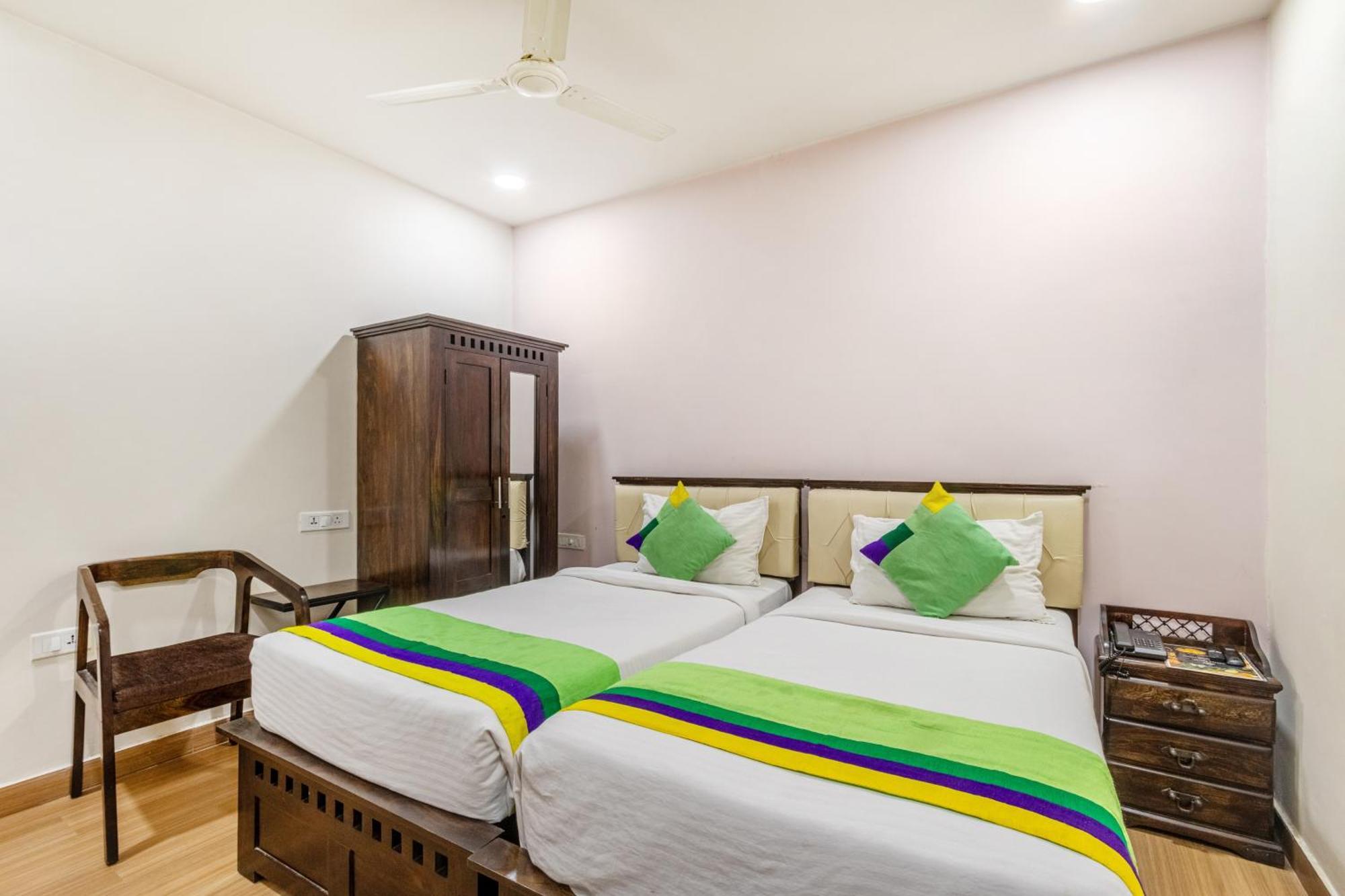 Treebo Purple Square Hotel Hyderabad Exterior foto