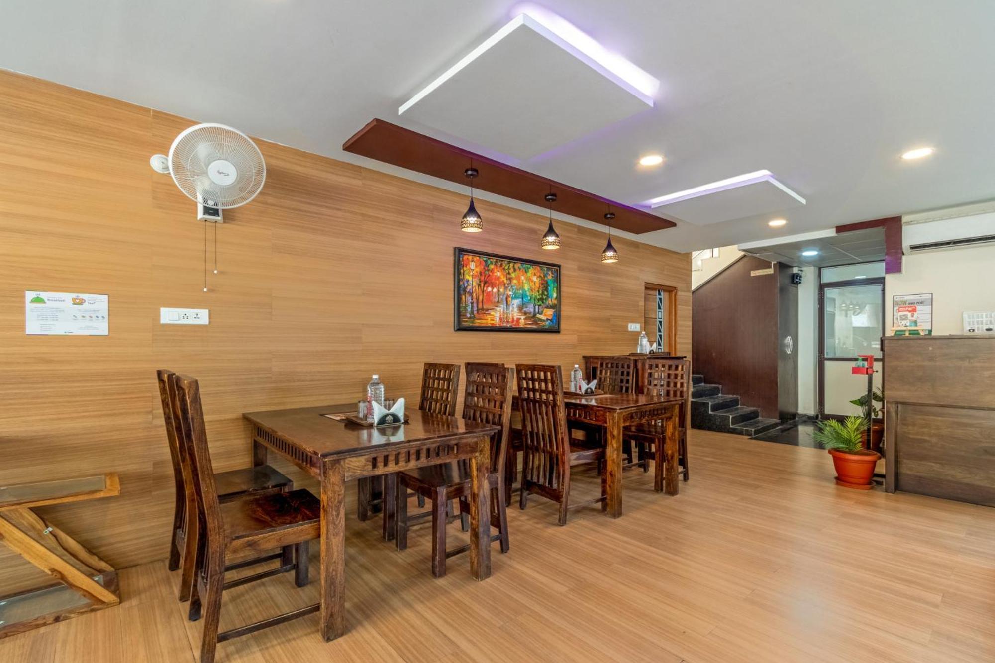 Treebo Purple Square Hotel Hyderabad Exterior foto