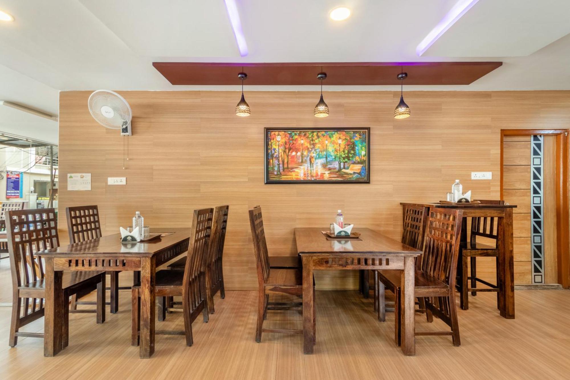Treebo Purple Square Hotel Hyderabad Exterior foto